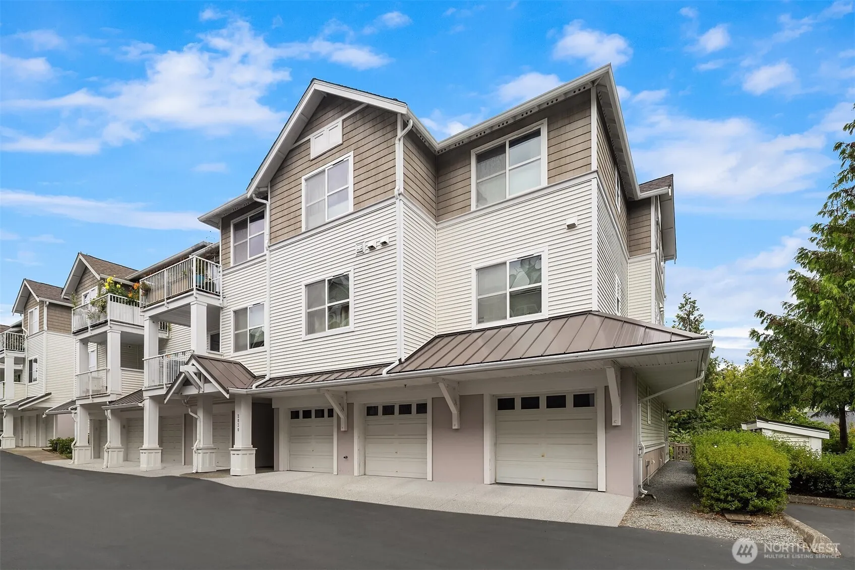 Property photo for 2830 Sw Raymond Street #301, Seattle photo 2