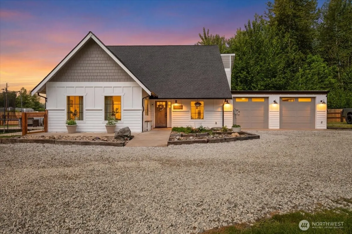 Property photo for 26709 Entwhistle Road E, Buckley