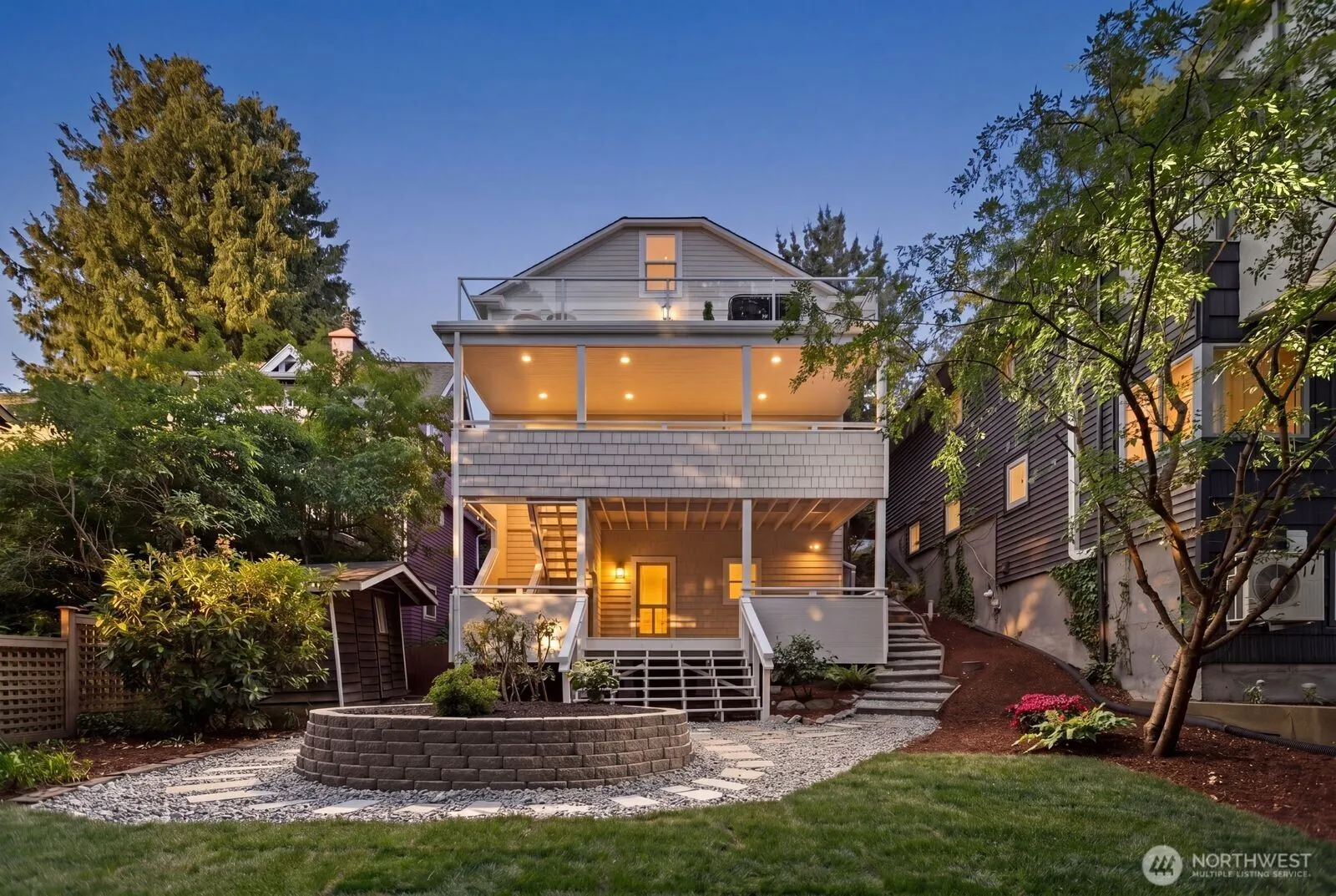 Property photo for 2525 12th Avenue W, Seattle