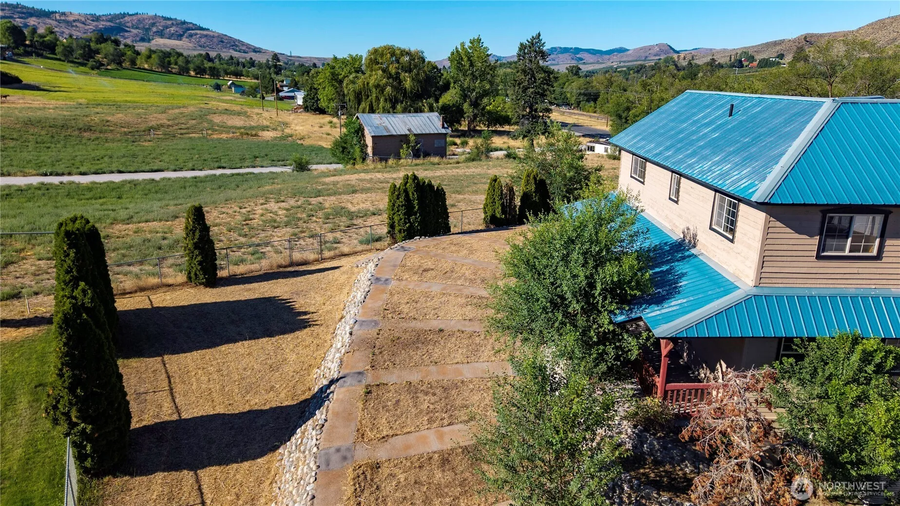 Property photo for 6 Orchard Loop S., Tonasket photo 4