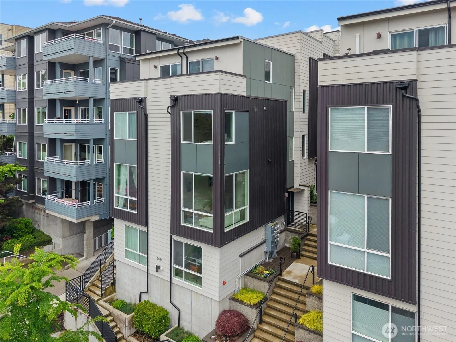 Property photo for 3104 Sw Avalon Way #g, Seattle photo 2