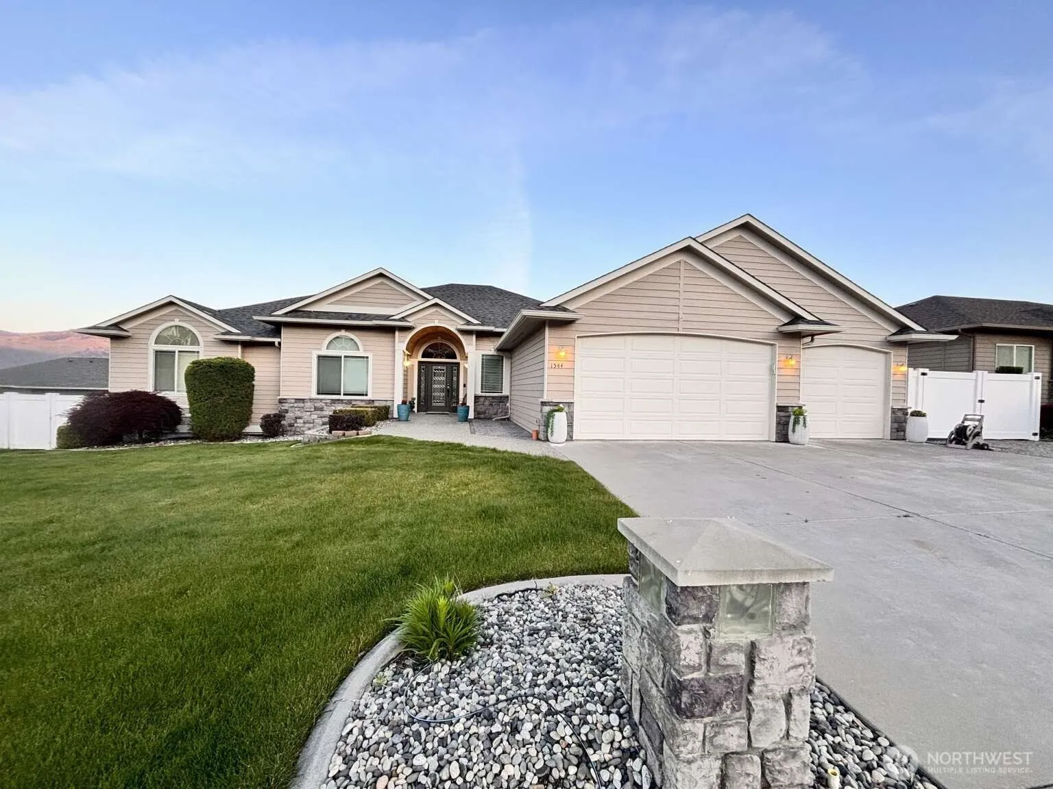 Property photo for 1544 Harrington Lane, East Wenatchee