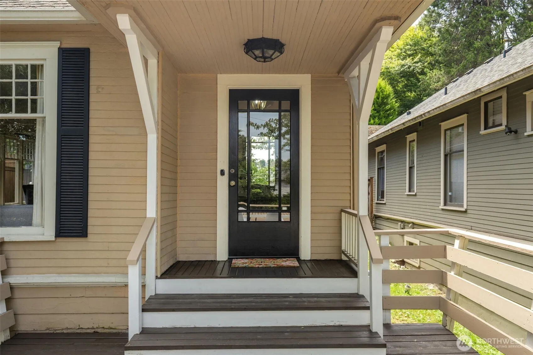 Property photo for 155 Florentia Street, Seattle photo 4