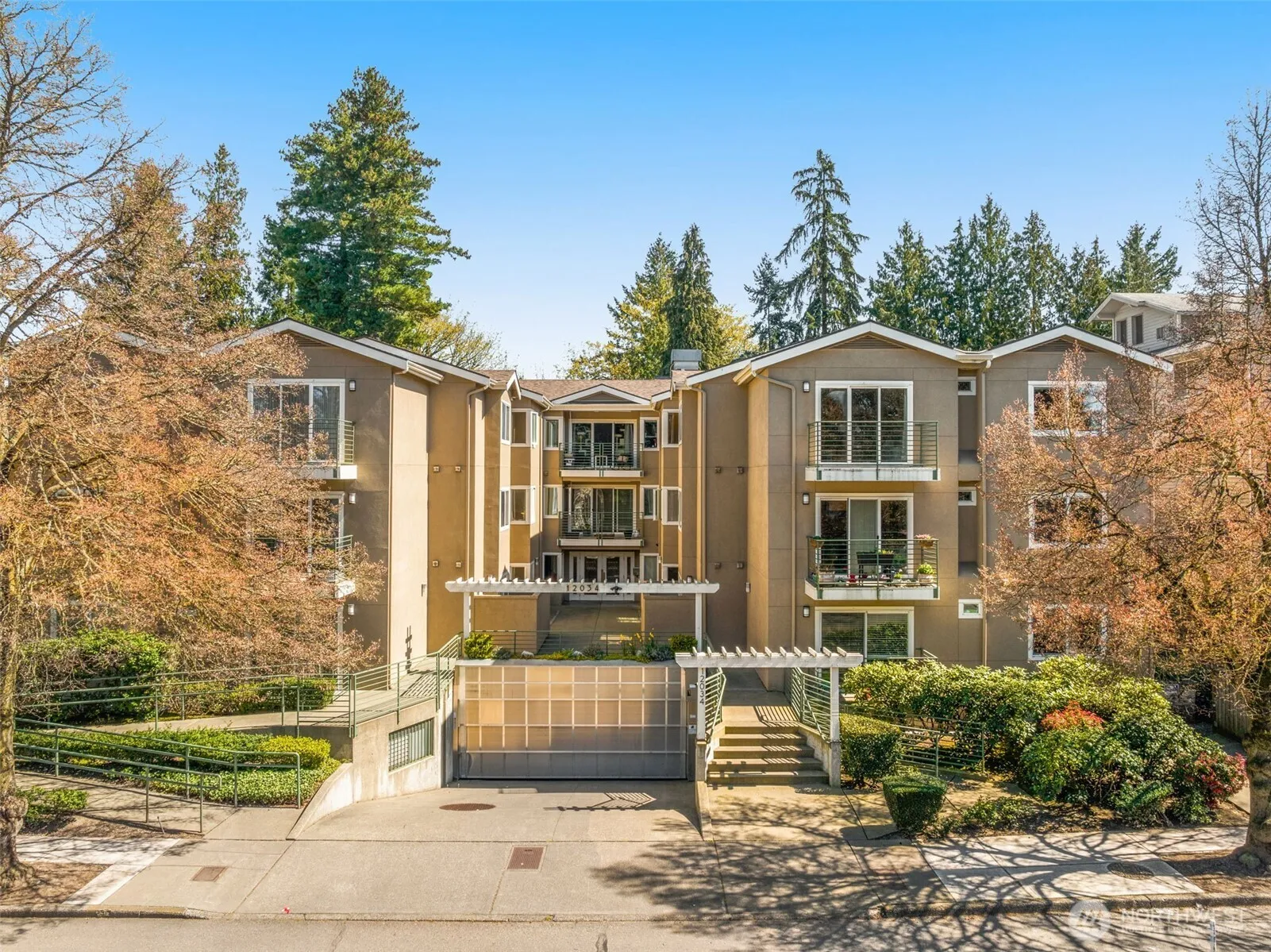 12034 15th Avenue Ne #309, Seattle