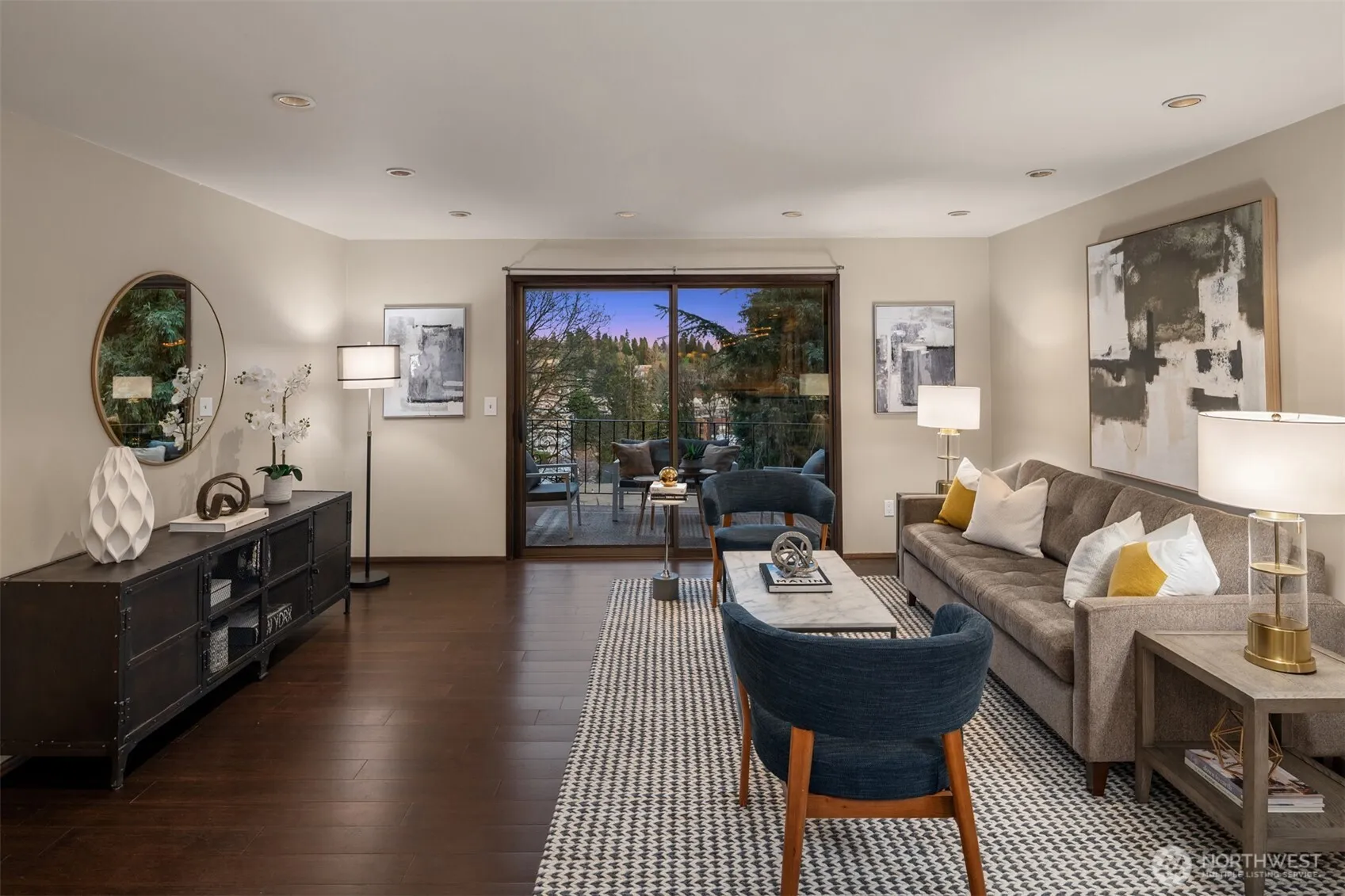 5220 21st Avenue Ne #2, Seattle