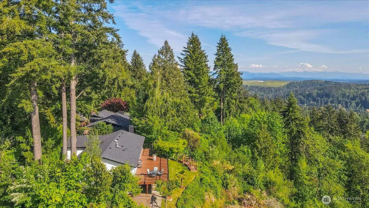 Property photo for 12065 206th Place Se, Issaquah photo 3