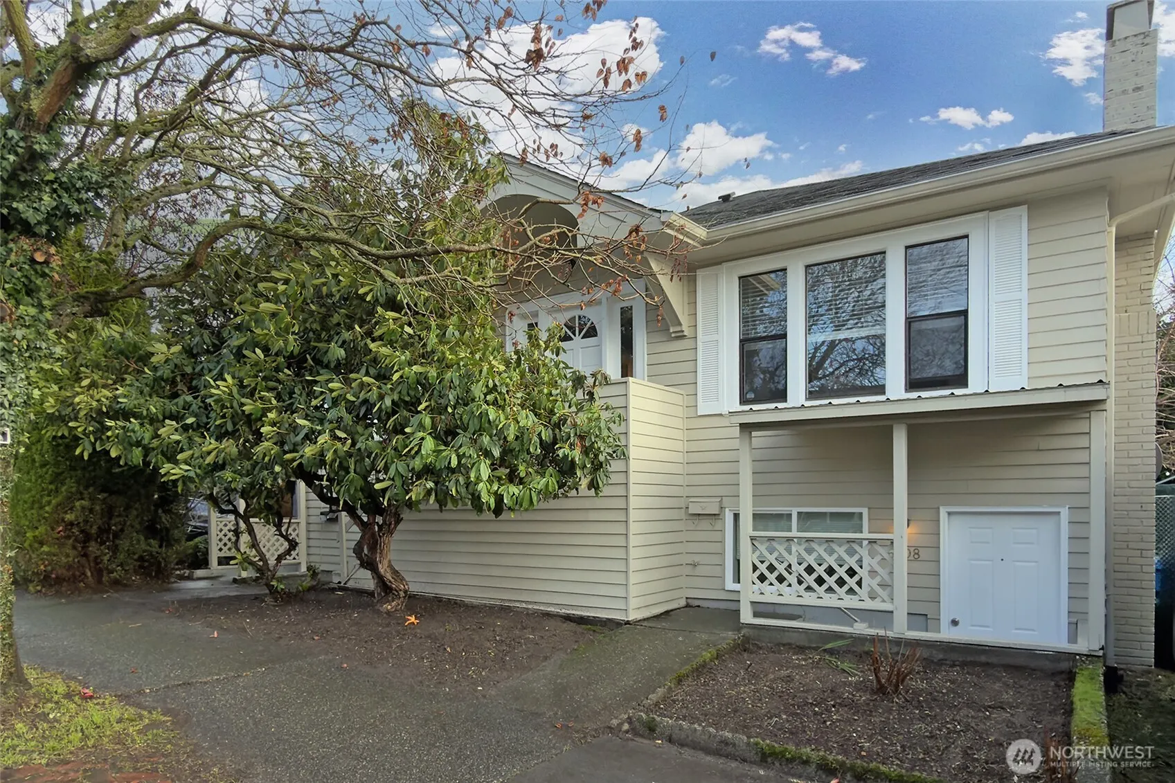 Property photo for 6110 8th Avenue Nw, Seattle photo 2