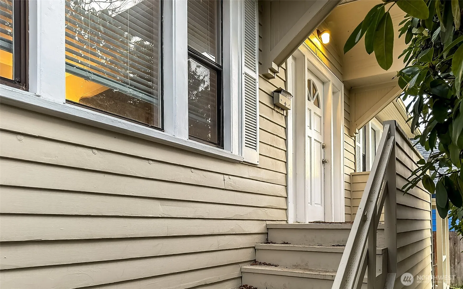 Property photo for 6110 8th Avenue Nw, Seattle photo 3