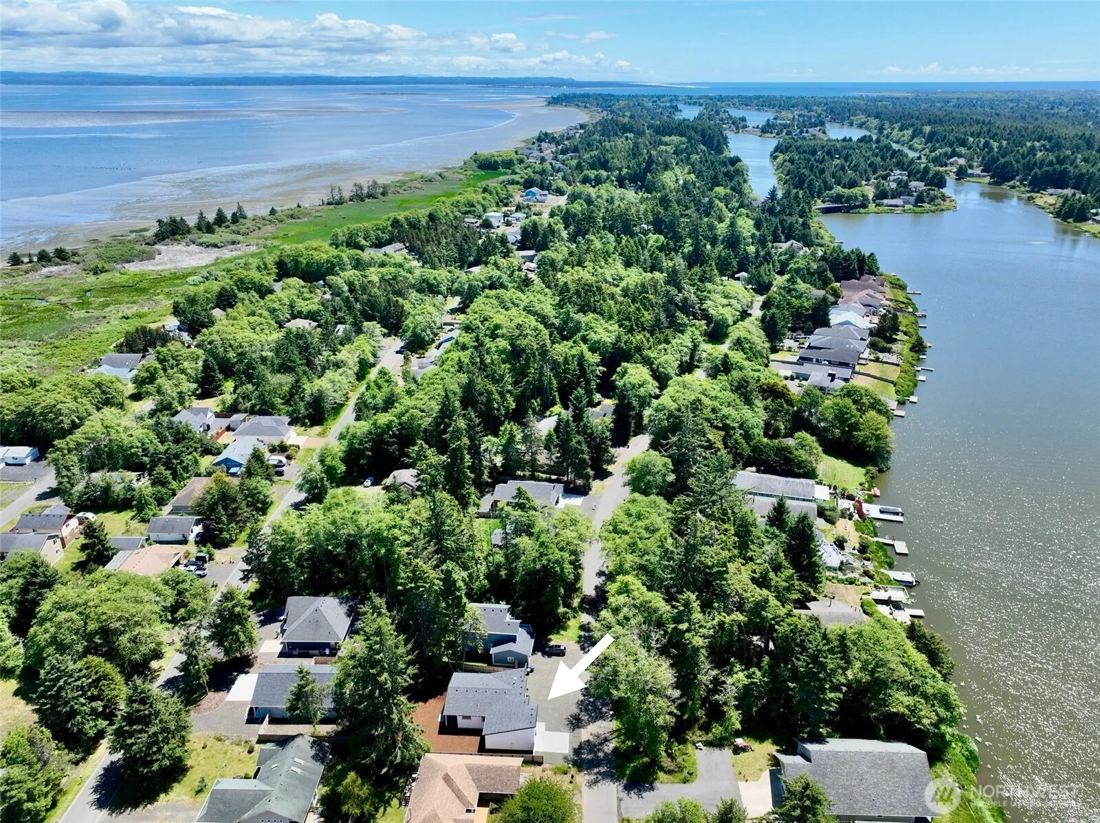 Property photo for 382 Lake View Loop Ne, Ocean Shores photo 2