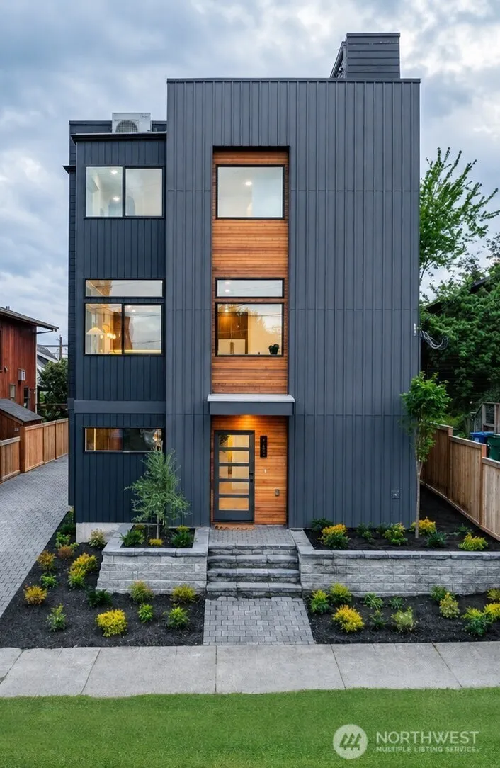 4531 Corliss Avenue N, Seattle