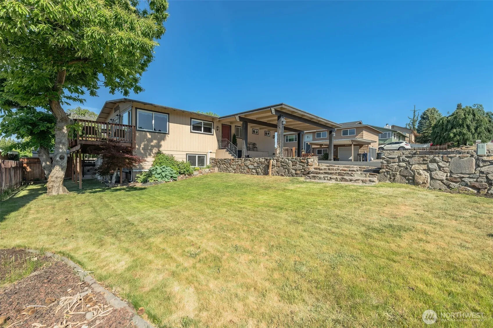 Property photo for 702 N Lyle Avenue, East Wenatchee
