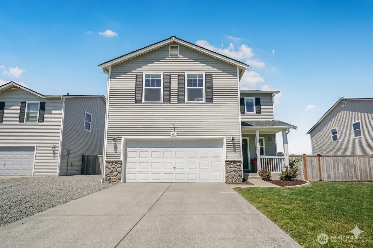 Property photo for 205 Roberts St Ne, Orting