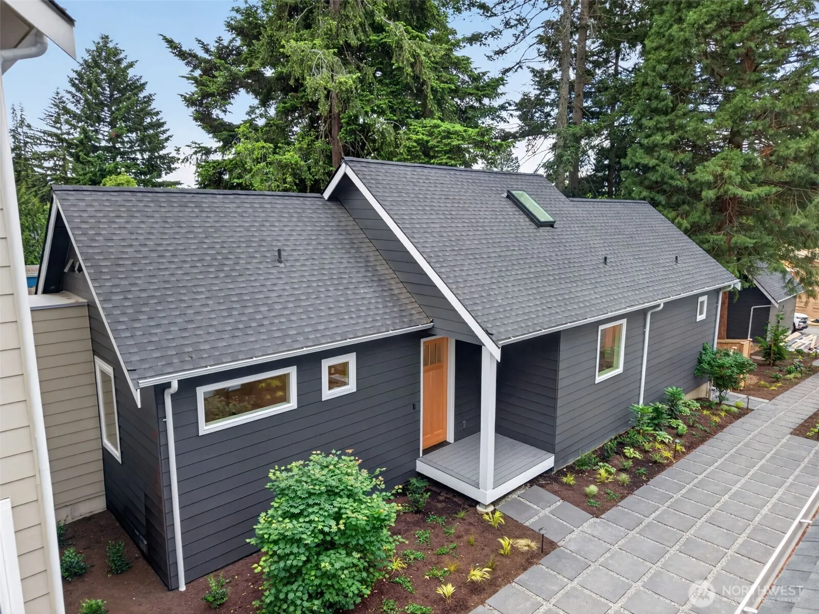 Property photo for 11737 40th Avenue Ne #b, Seattle