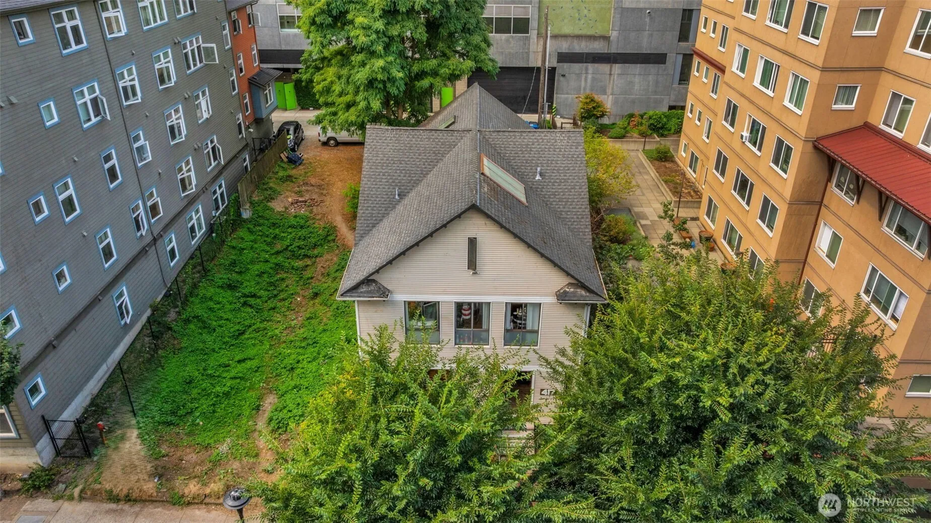 Property photo for 417 Minor Avenue N, Seattle photo 3