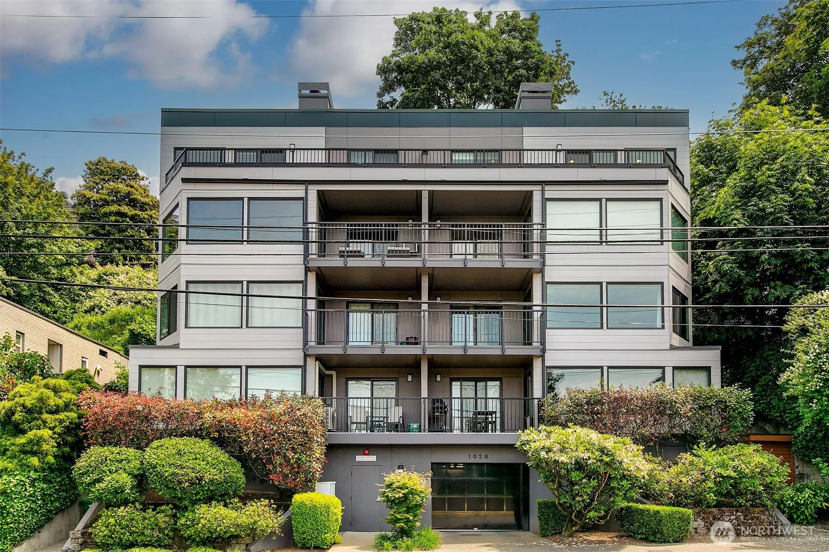 Property photo for 1028 Lakeview Boulevard E #8, Seattle
