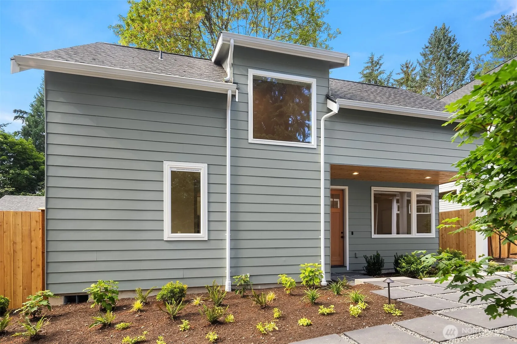 Property photo for 11739 40th Avenue Ne #c, Seattle photo 3