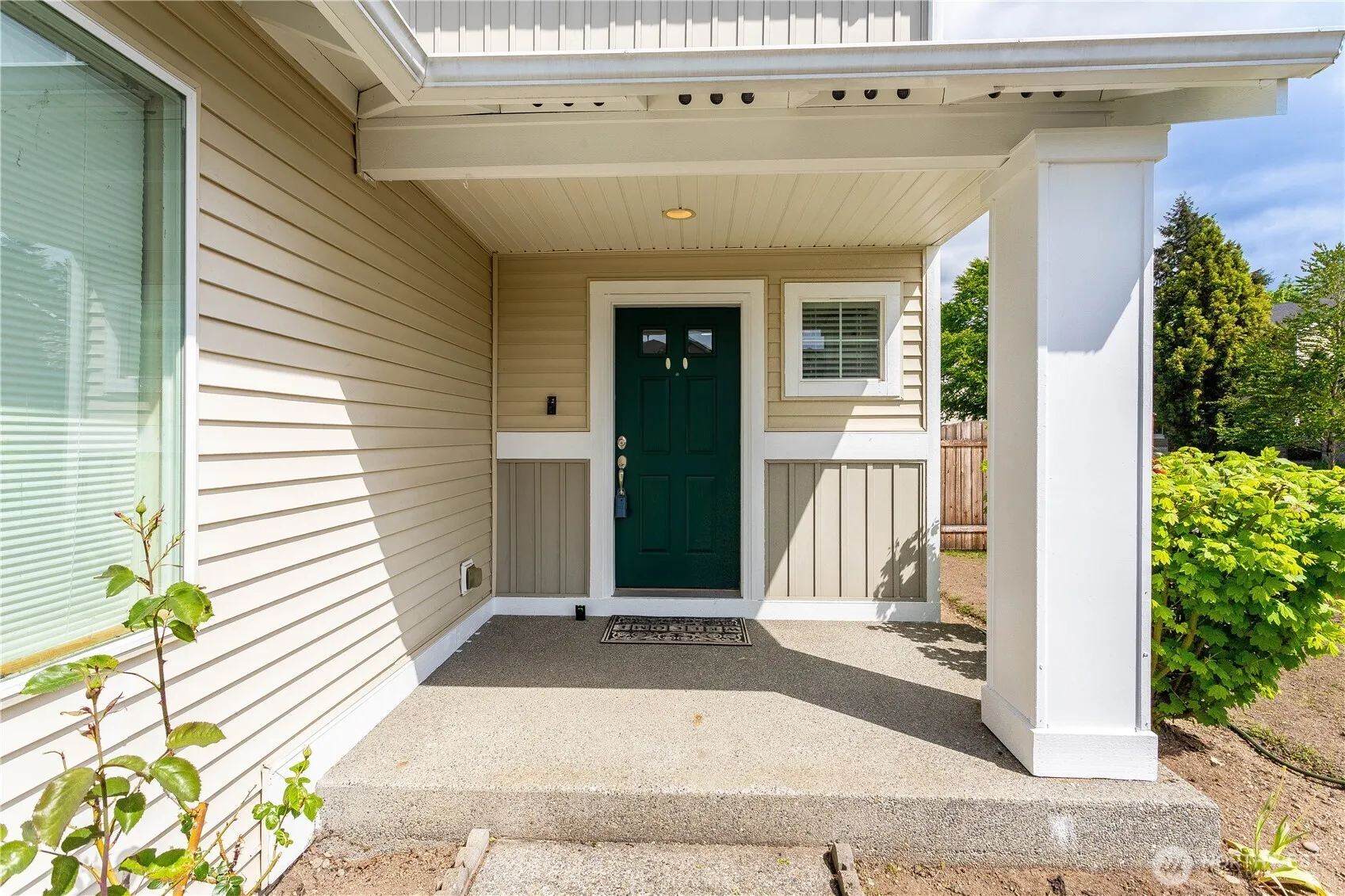 Property photo for 324 Kirkland Place Se, Renton photo 3