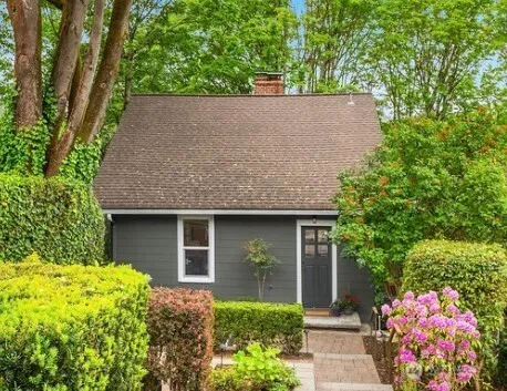 Property photo for 664 32nd Avenue E, Seattle, WA 98112