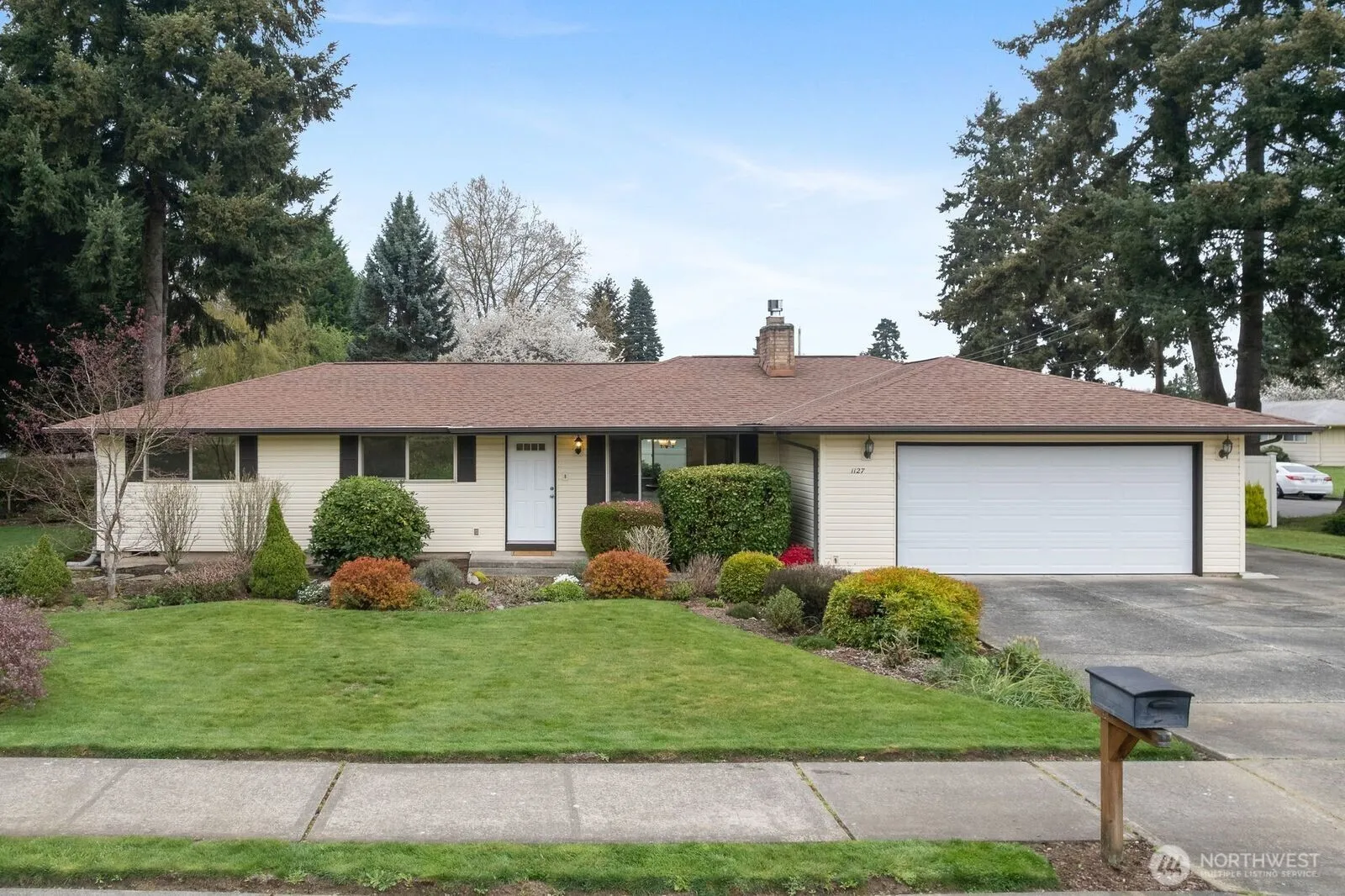 Property photo for 1127 12th Avenue Se, Puyallup