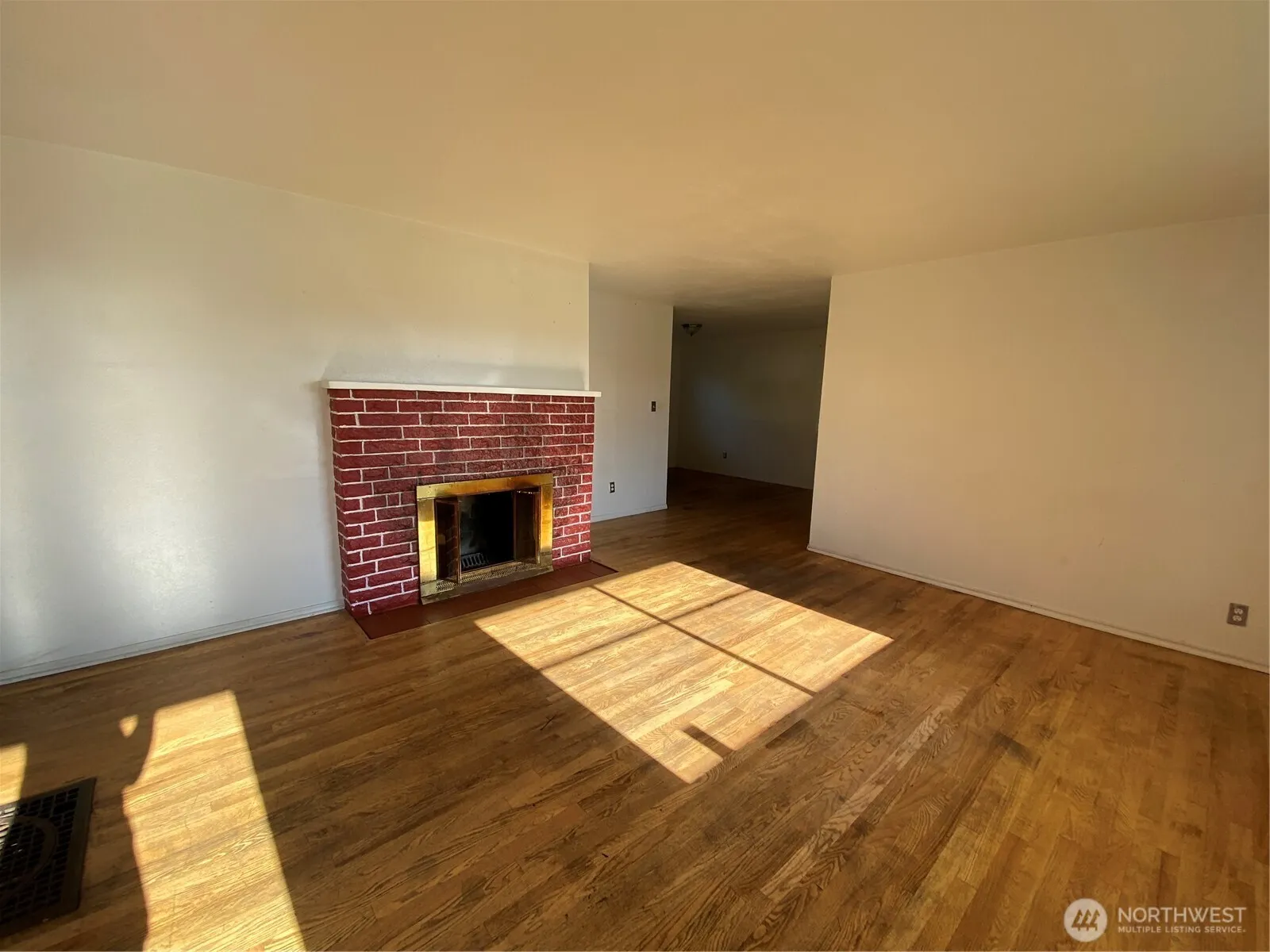 Property photo for 5114 20th Avenue S, Seattle photo 2