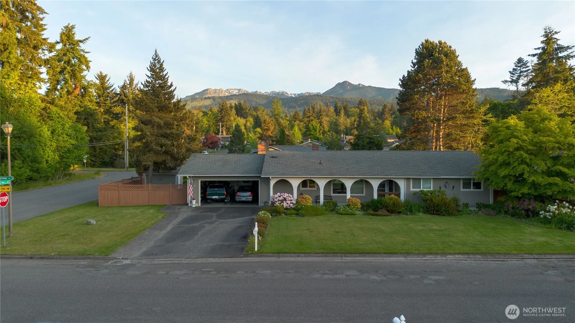 Property photo for 230 E Hawthorne Place, Port Angeles