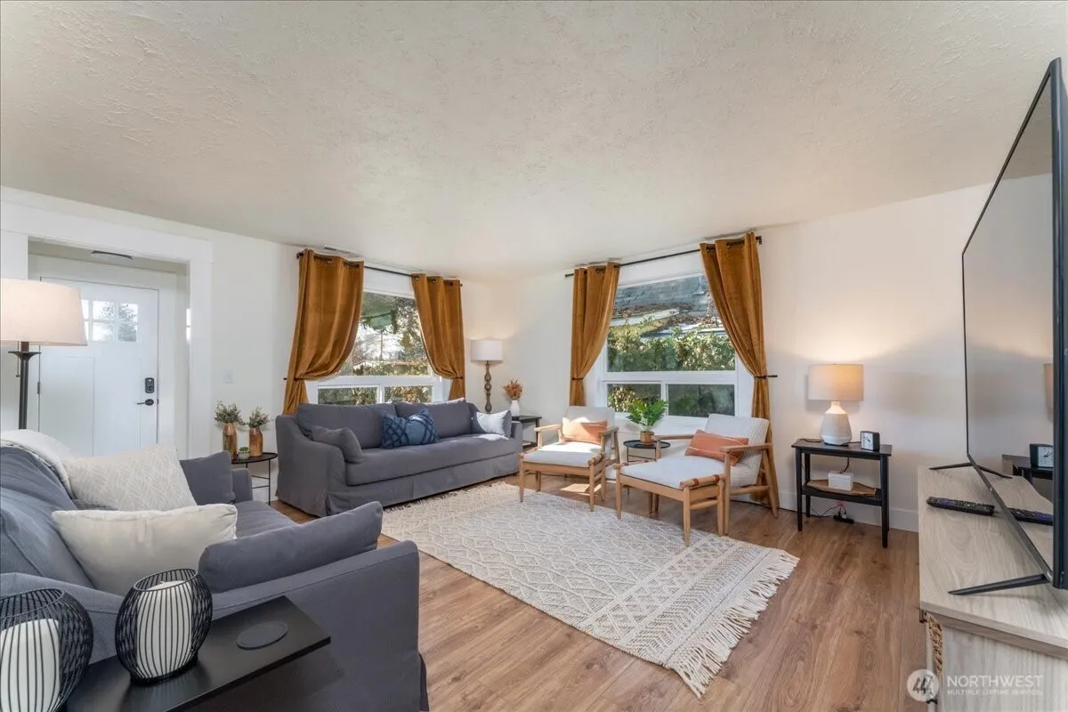 Property photo for 507 E Wapato Avenue, Chelan photo 2