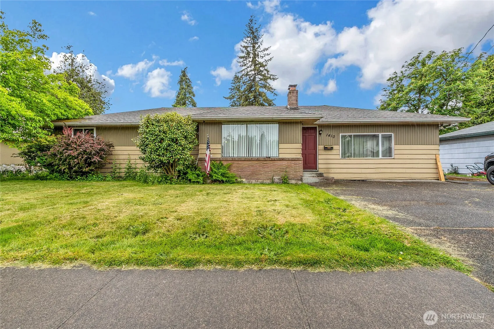 Property photo for 1410 7th Avenue Sw, Puyallup