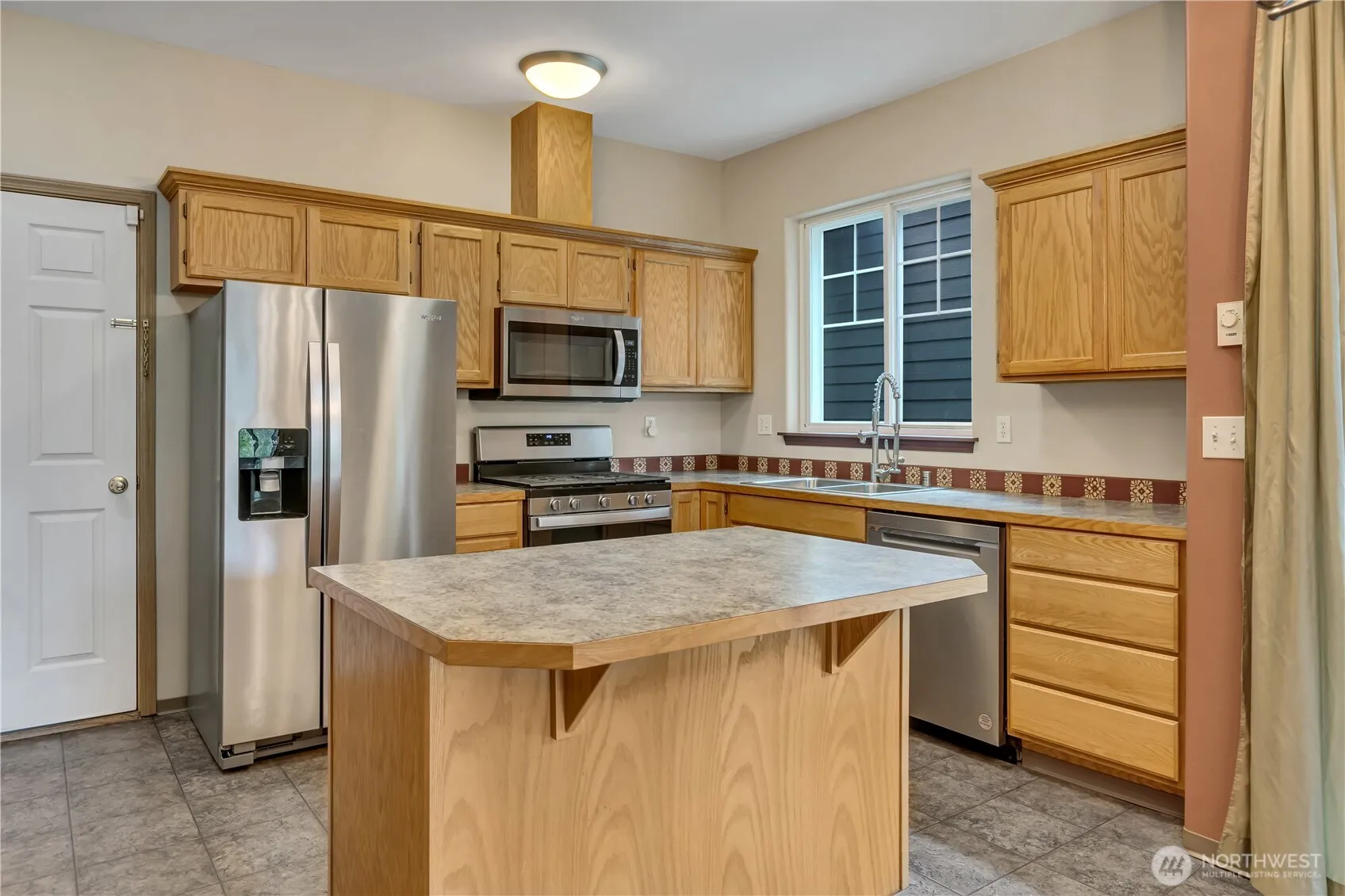 Property photo for 15312 14th Avenue W, Lynnwood photo 4