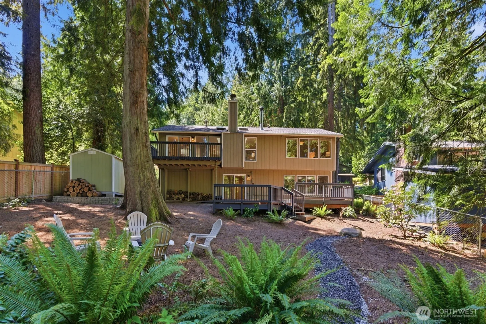 Property photo for 895 Highwood Drive Sw, Issaquah photo 2