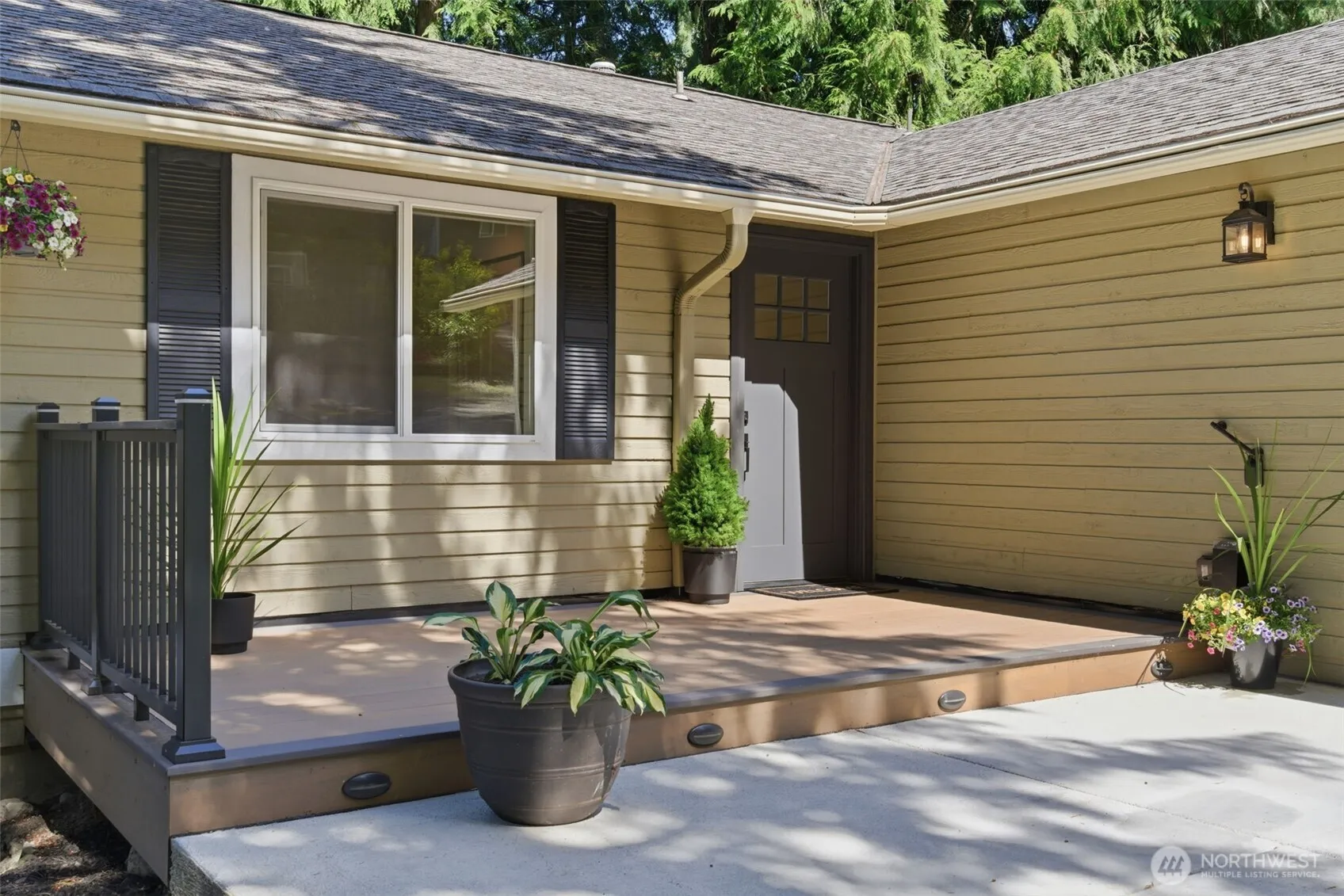 Property photo for 895 Highwood Drive Sw, Issaquah photo 4
