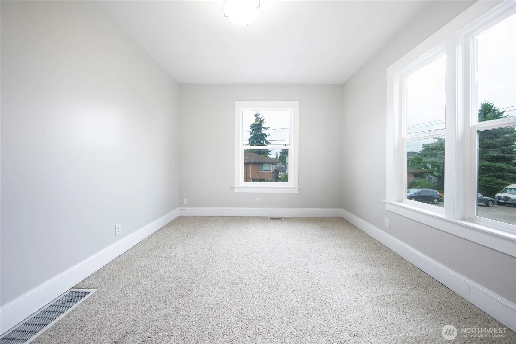 Property photo for 6753 14th Avenue Nw, Seattle photo 4