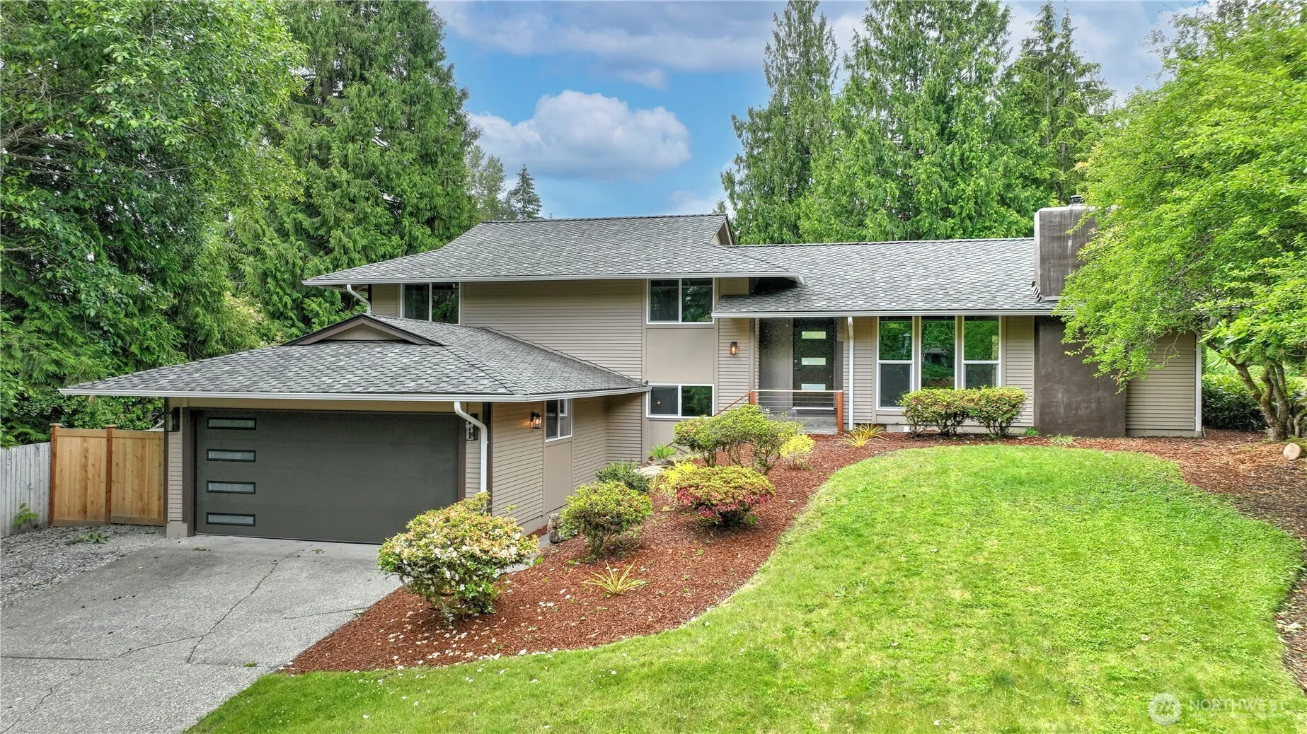Property photo for 14837 Se Fairwood Boulevard, Renton photo 2