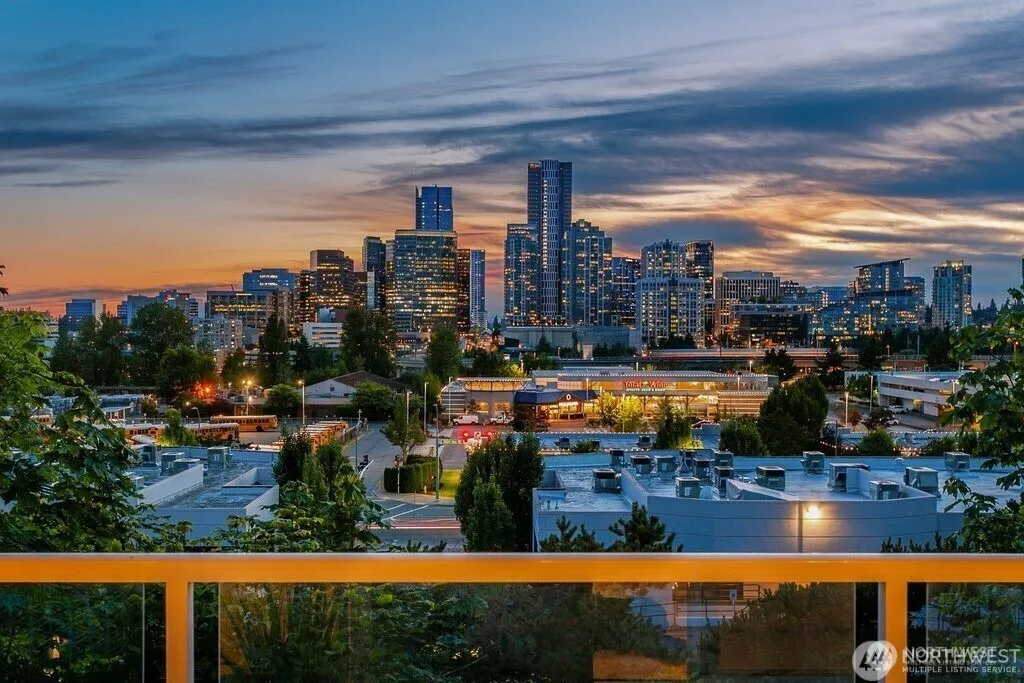 701 122nd Avenue Ne #207, Bellevue