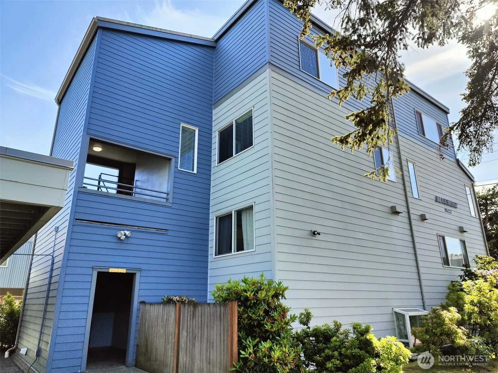 9522 1st Avenue Ne #a4, Seattle