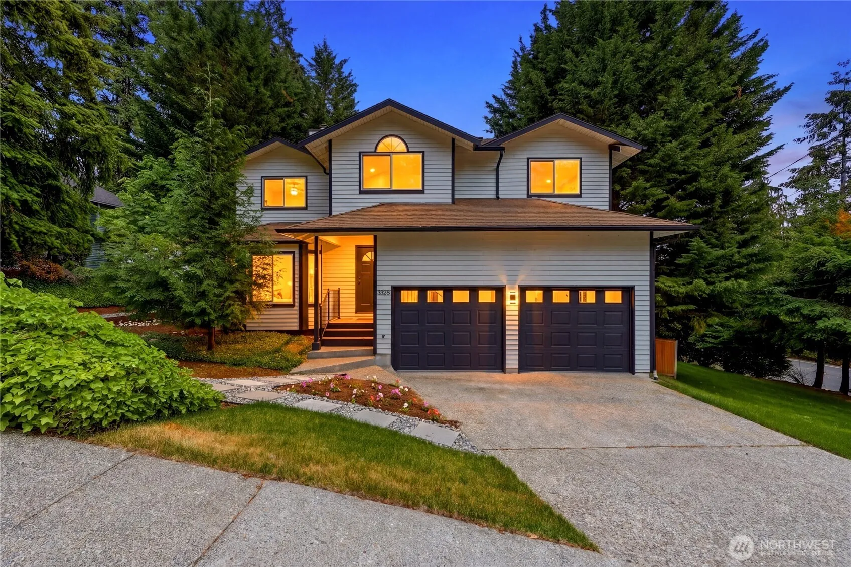 Property photo for 3328 168th Place Se, Bellevue photo 2