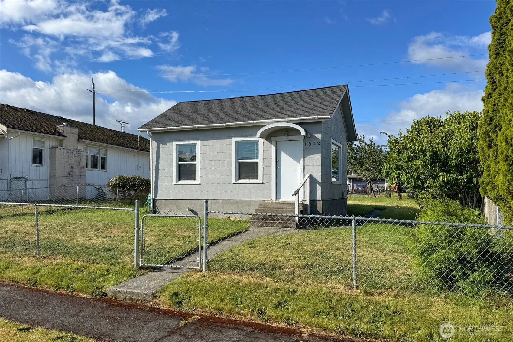 Property photo for 1532 W 5th Street, Port Angeles