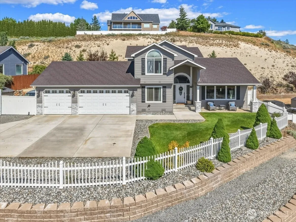 Property photo for 1255 Wheatridge Drive, East Wenatchee