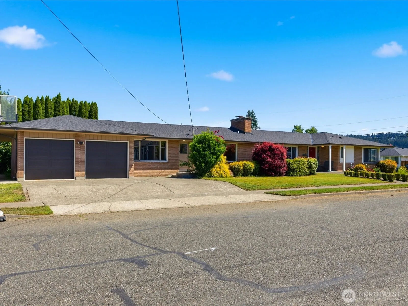 Property photo for 1417 Maple Street, Sumner photo 2