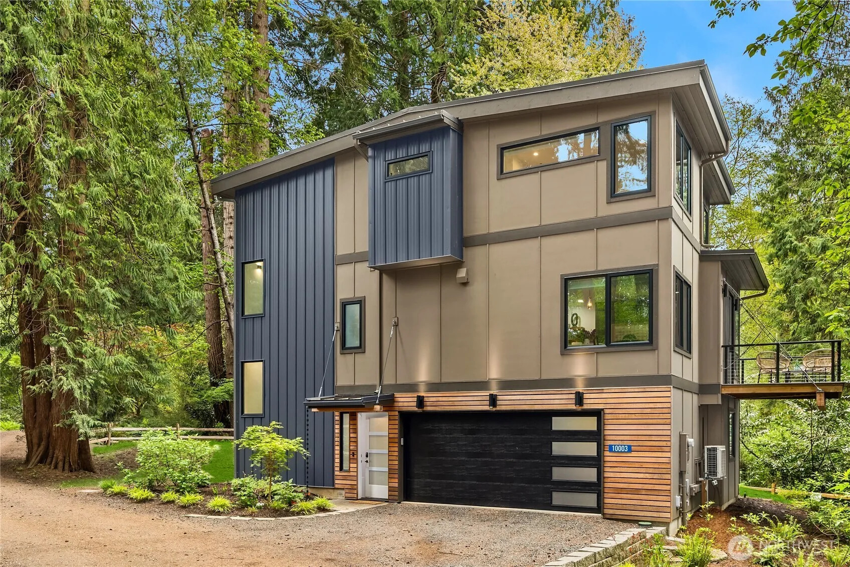 Property photo for 10003 Manitou Beach Drive Ne, Bainbridge Island photo 2