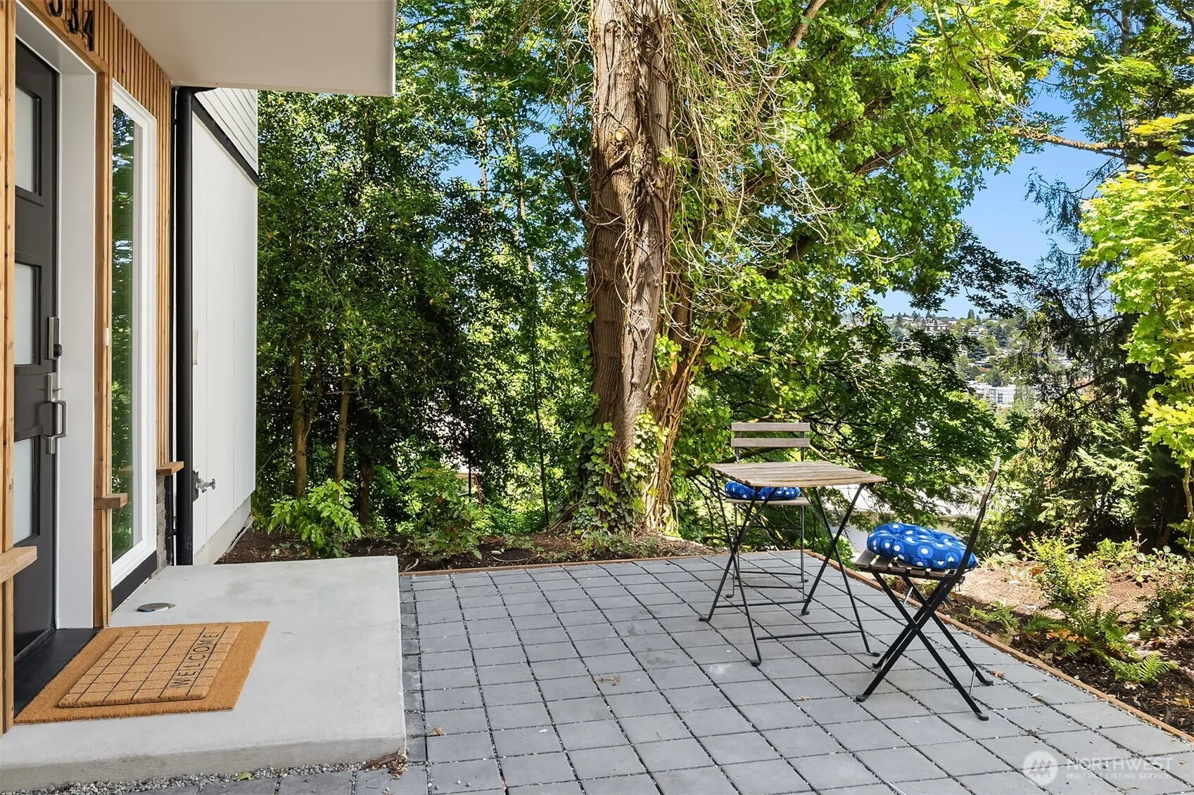 Property photo for 534 W Barrett Street, Seattle photo 2