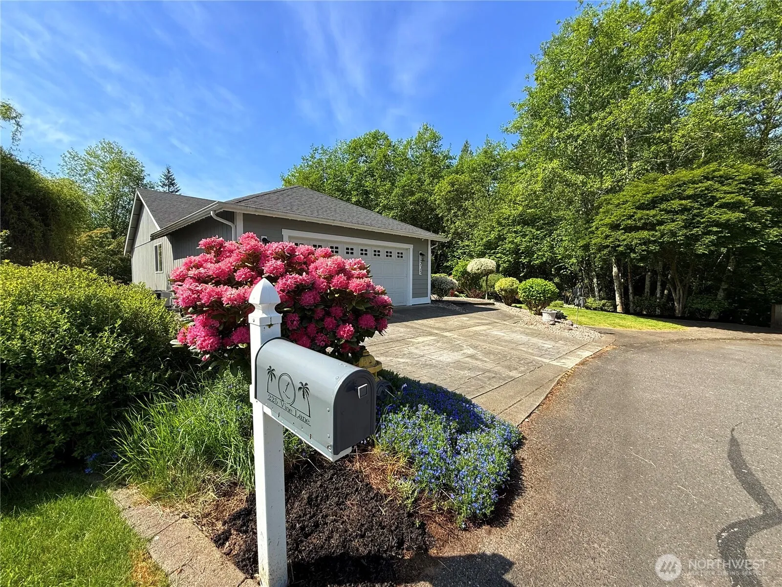 Property photo for 225 Vine Lane N, Elma
