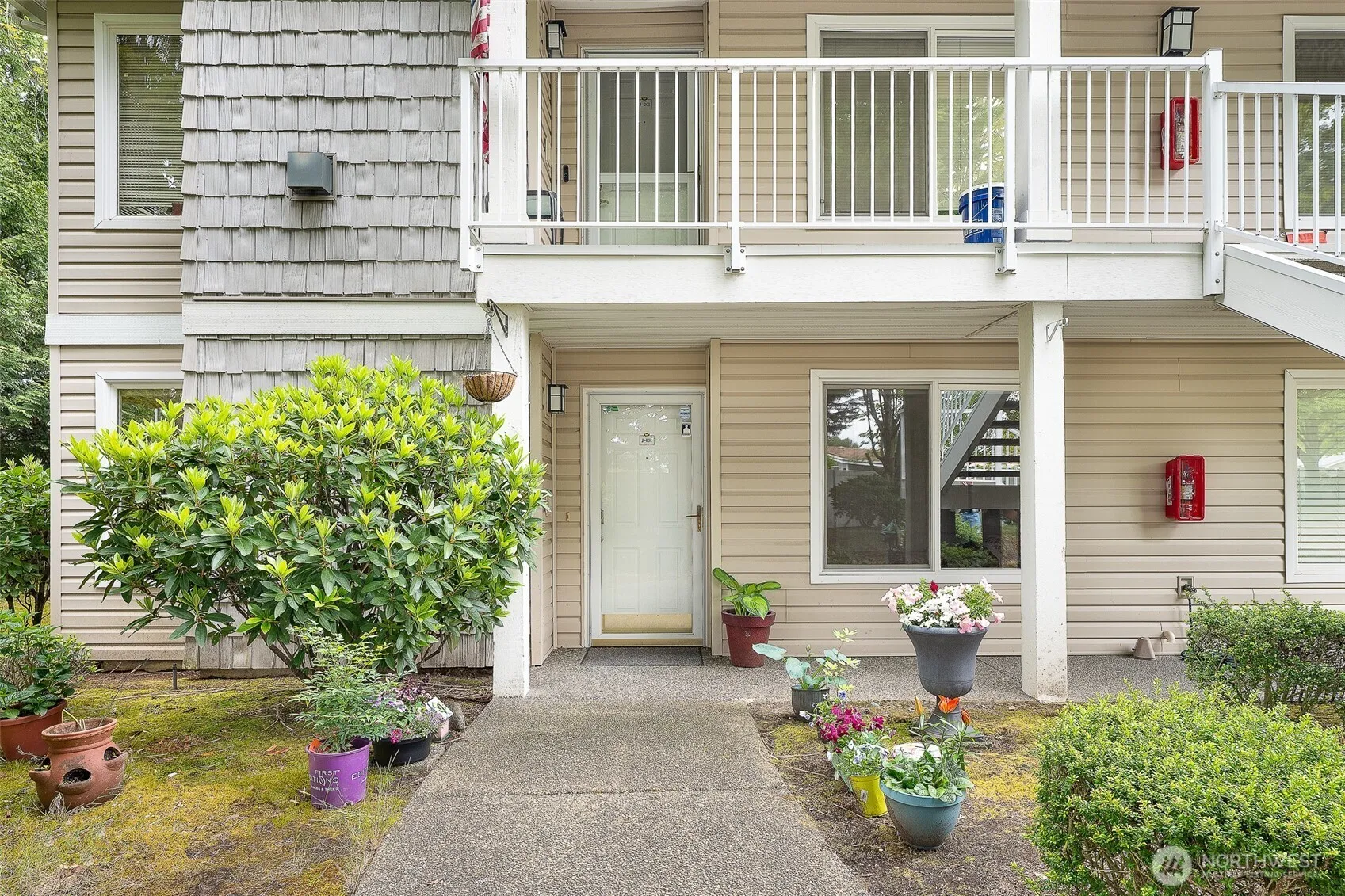 Property photo for 11130 Se 208th St #j101, Kent photo 2