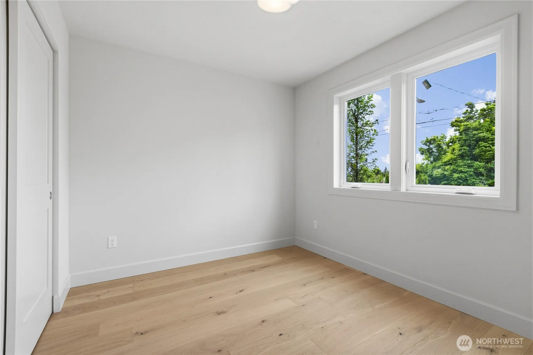Property photo for 6832 B 47th Avenue Ne, Seattle photo 4