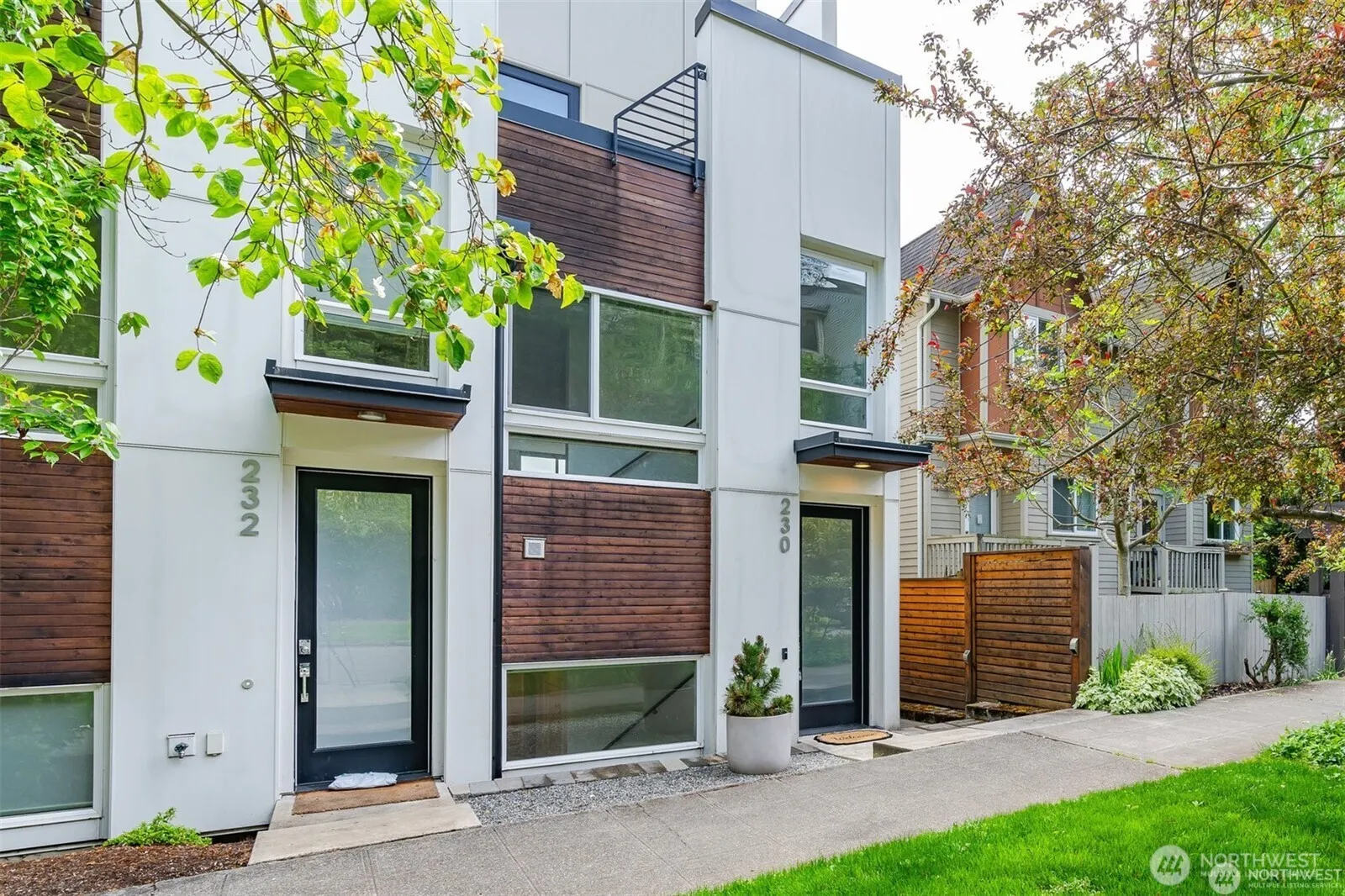 230 26th Avenue E, Seattle