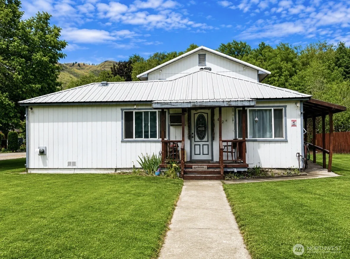 Property photo for 402 Juniper Street, Oroville