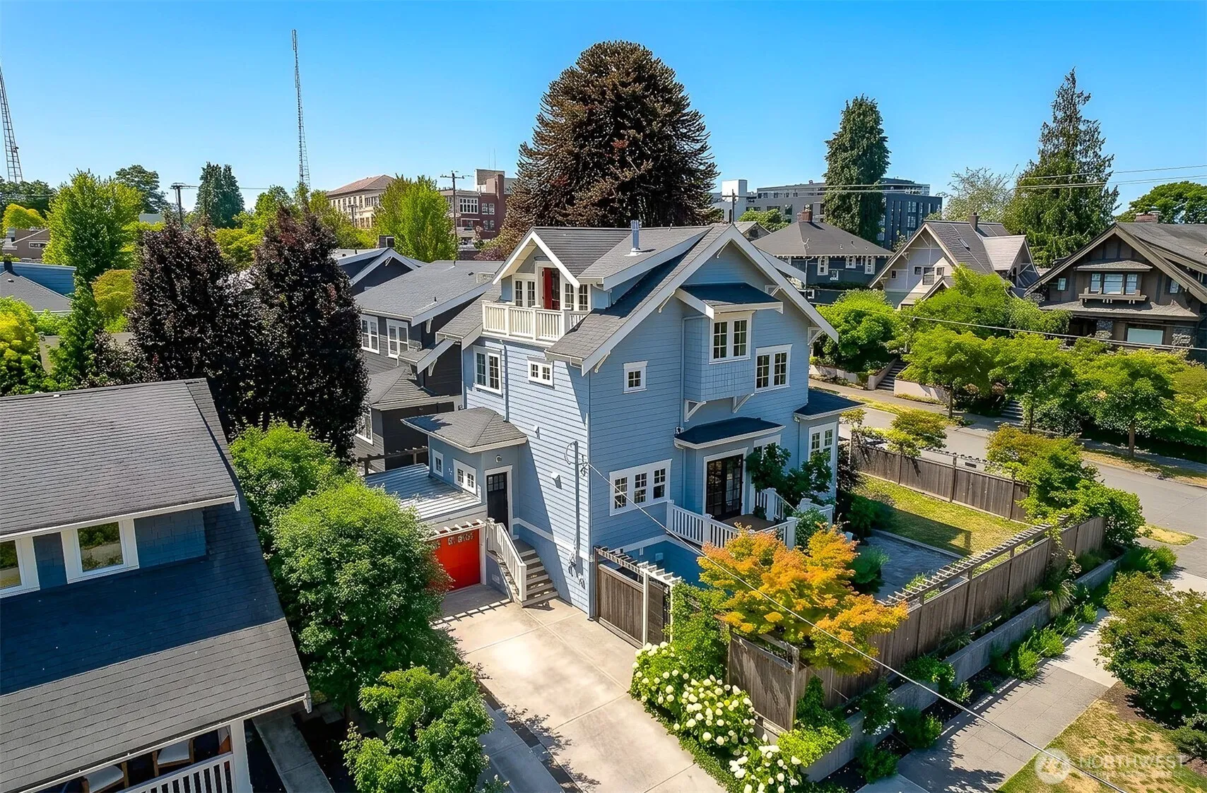 Property photo for 2222 Warren Avenue N, Seattle photo 2
