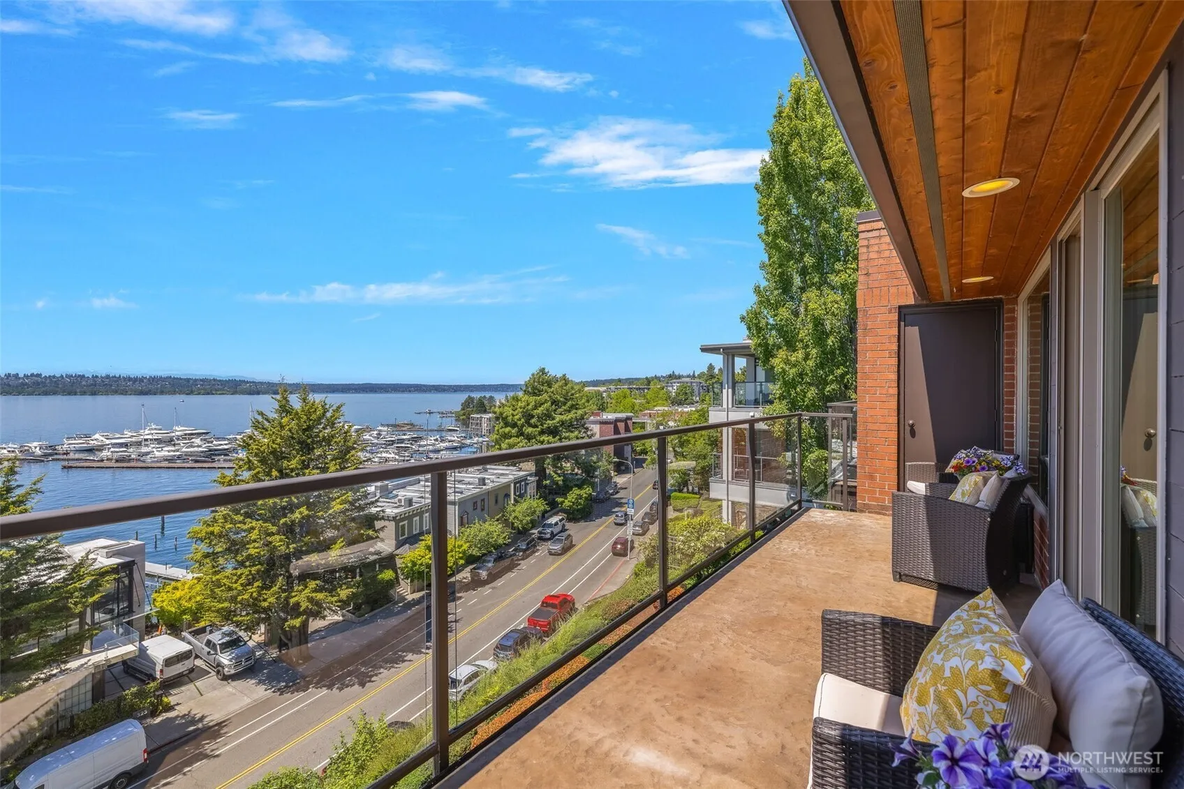 311 2nd St. S. Apt. 302 #302, Kirkland