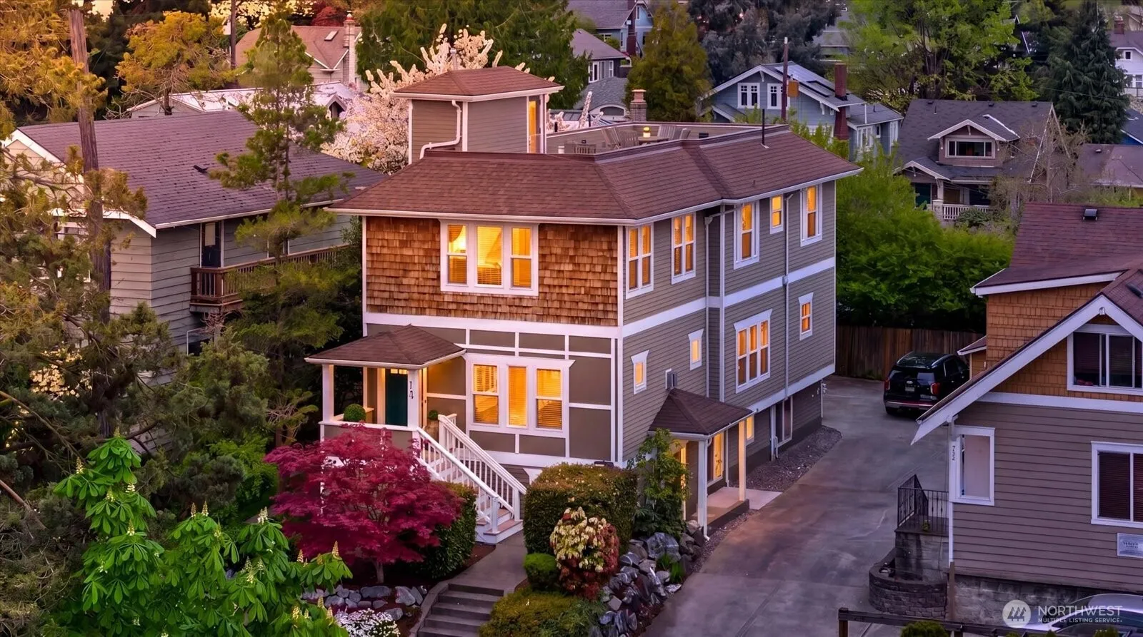 Property photo for 400 Ne 50th Street, Seattle