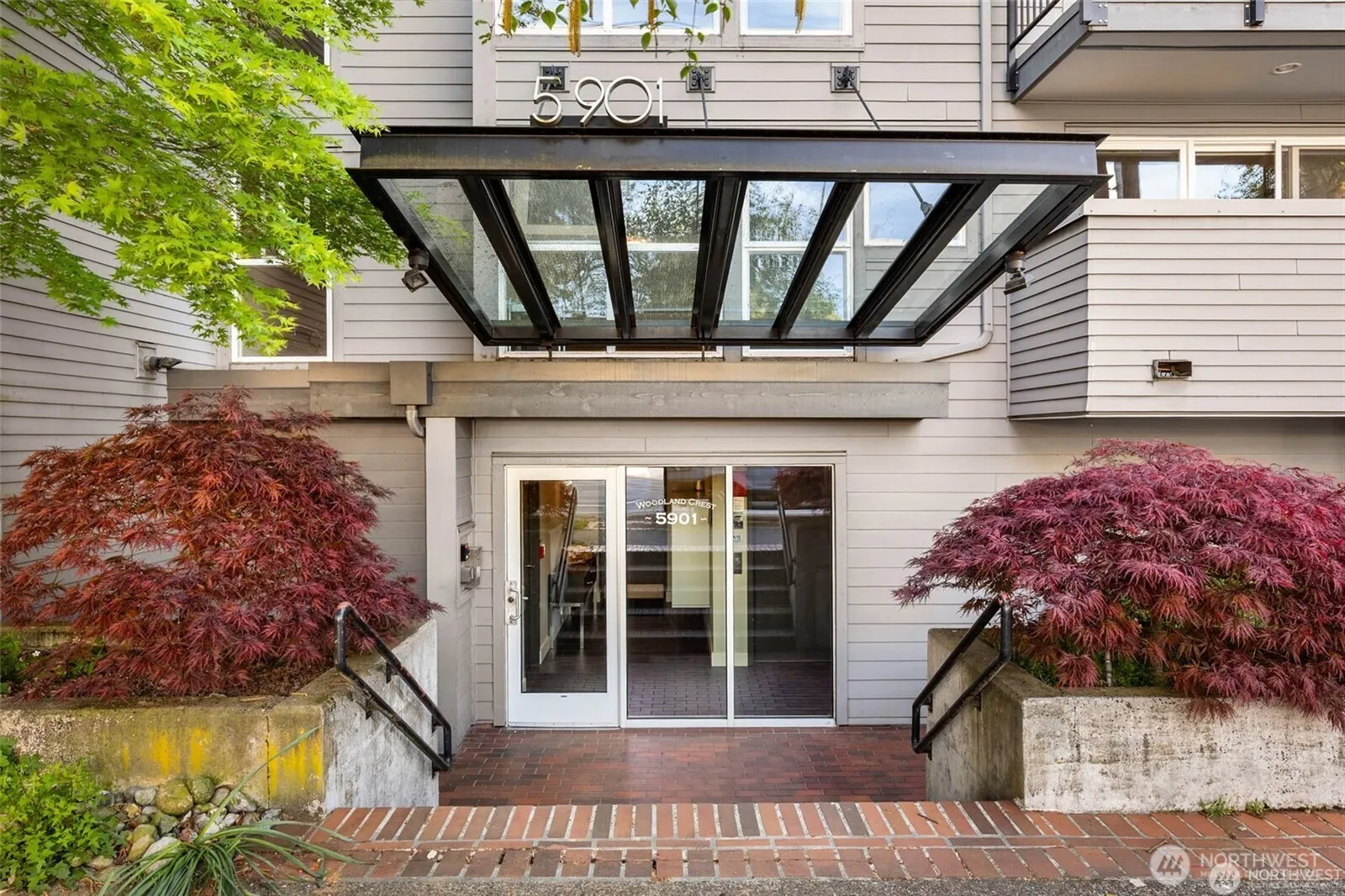 5901 Phinney Avenue N #302, Seattle