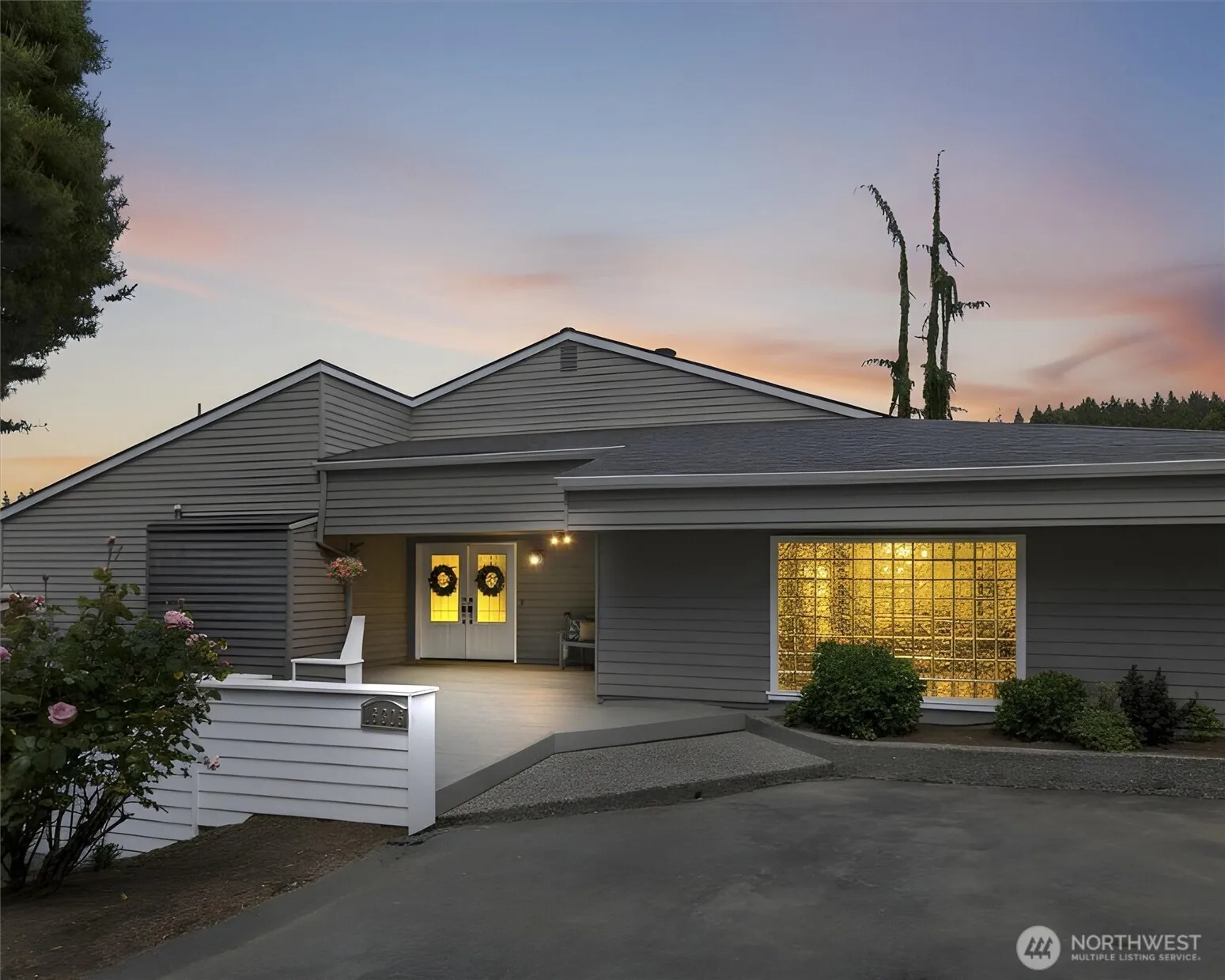 16306 Valhalla Drive, Bothell